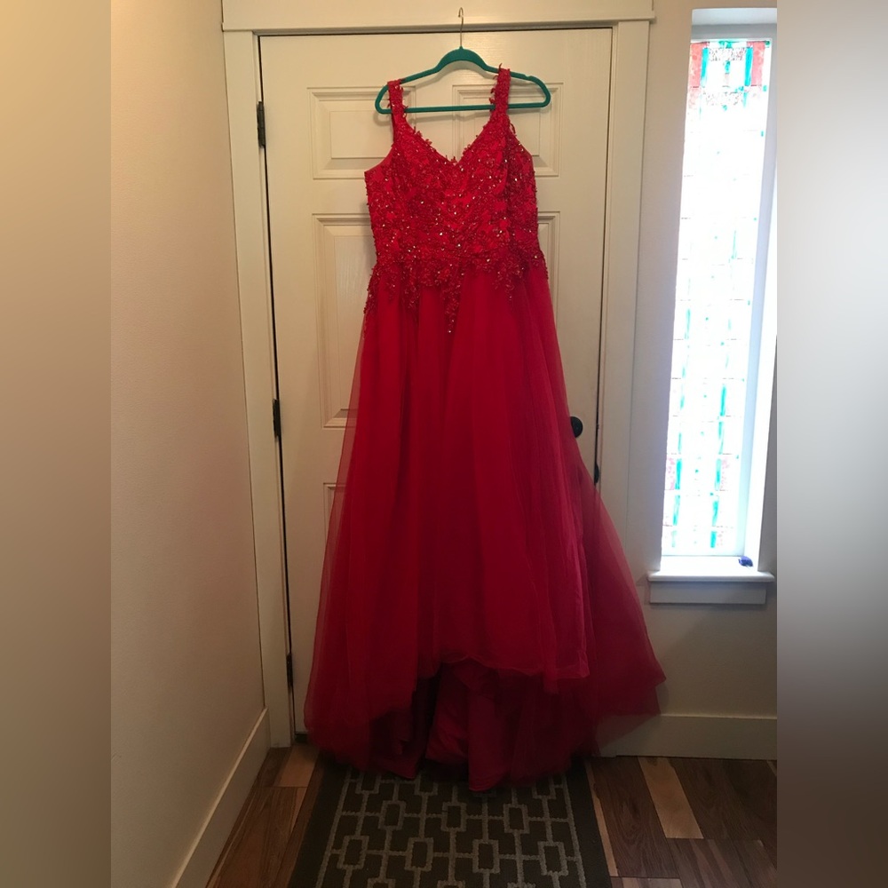 Elegant Red Prom Dress